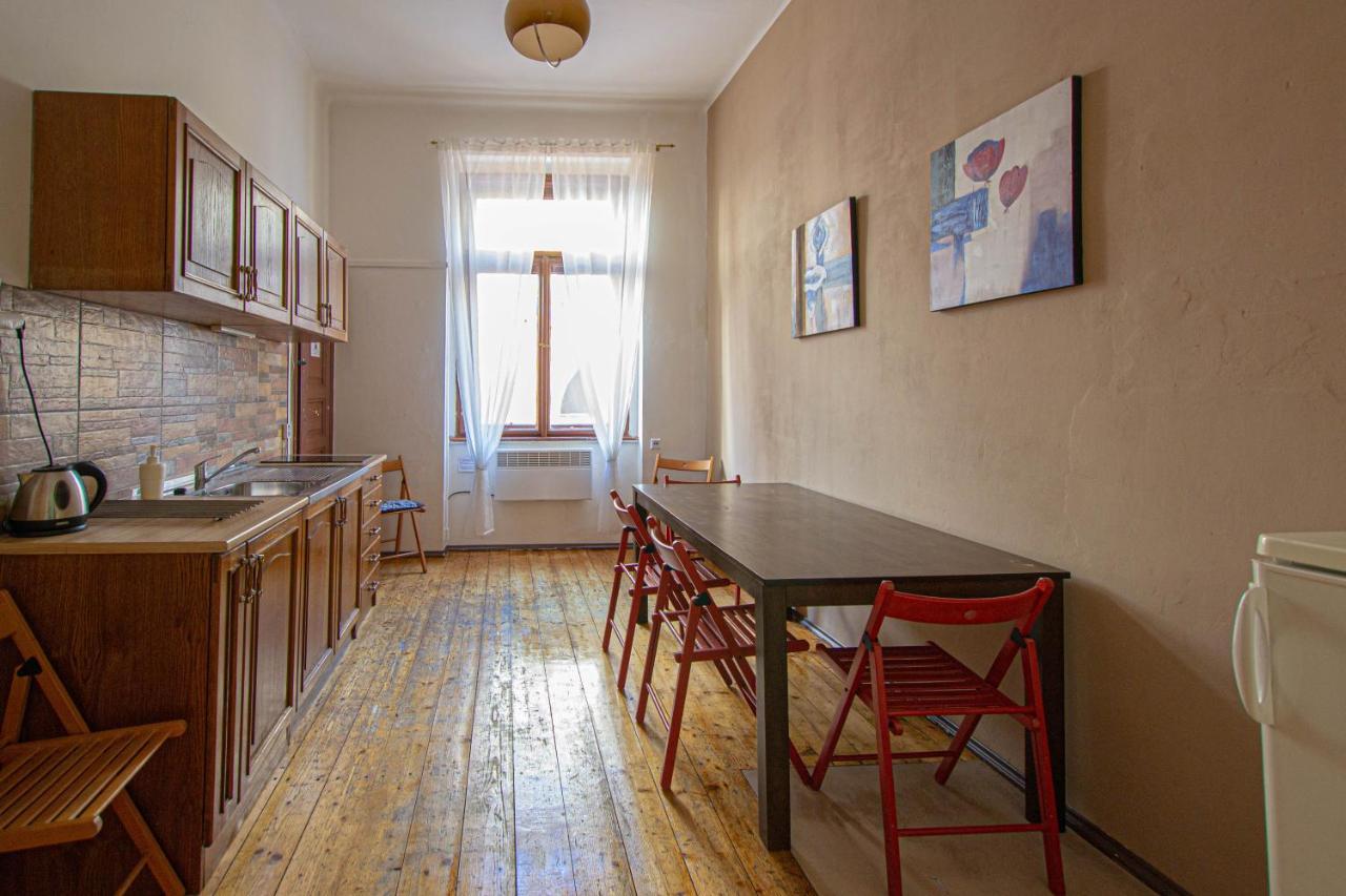For Celebrations Spacious 3Bdr Apartment With Balcony Praga Exterior foto