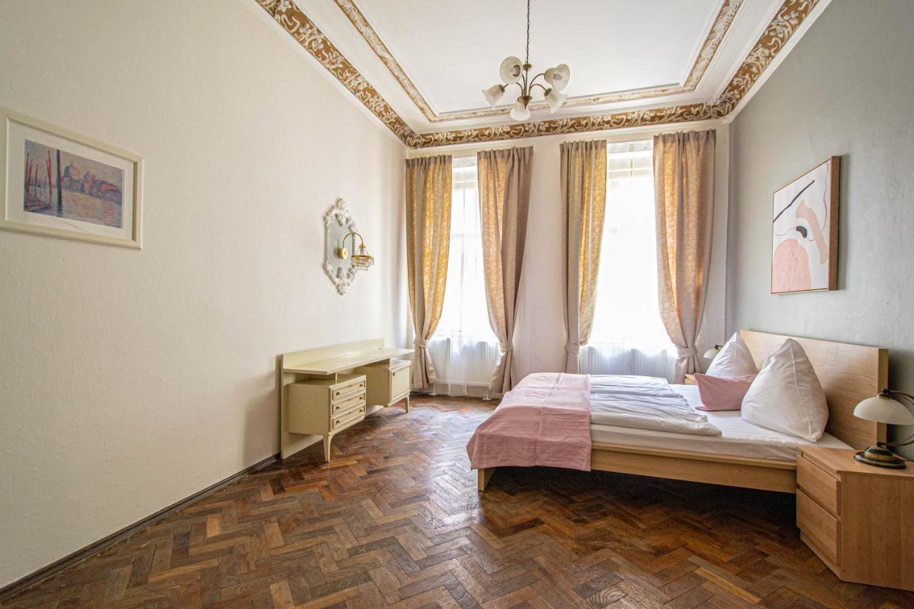 For Celebrations Spacious 3Bdr Apartment With Balcony Praga Exterior foto