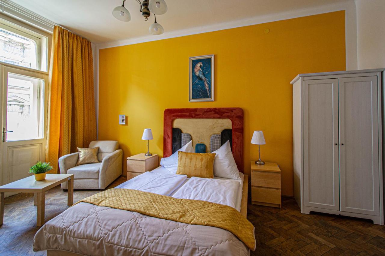 For Celebrations Spacious 3Bdr Apartment With Balcony Praga Exterior foto