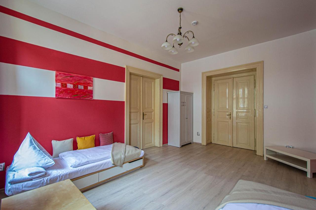 For Celebrations Spacious 3Bdr Apartment With Balcony Praga Exterior foto