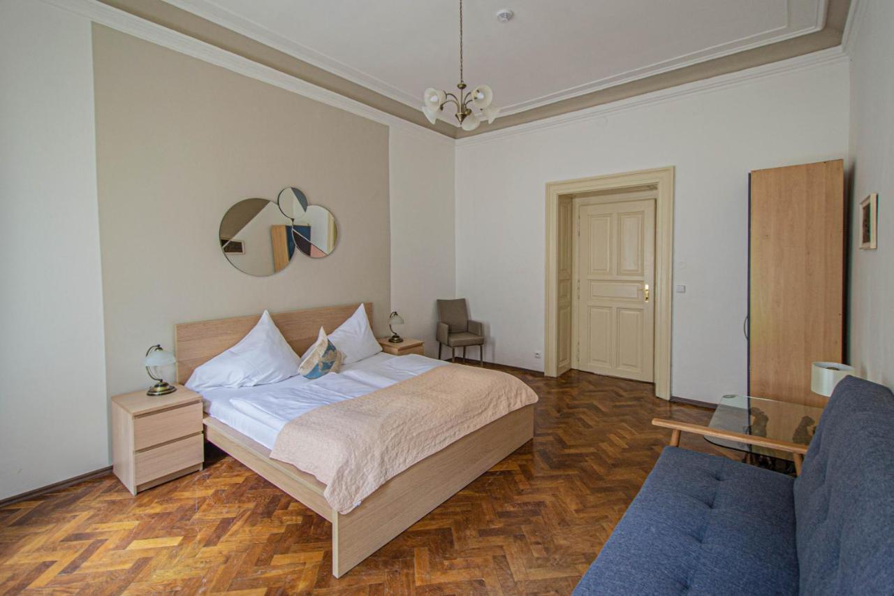 For Celebrations Spacious 3Bdr Apartment With Balcony Praga Exterior foto