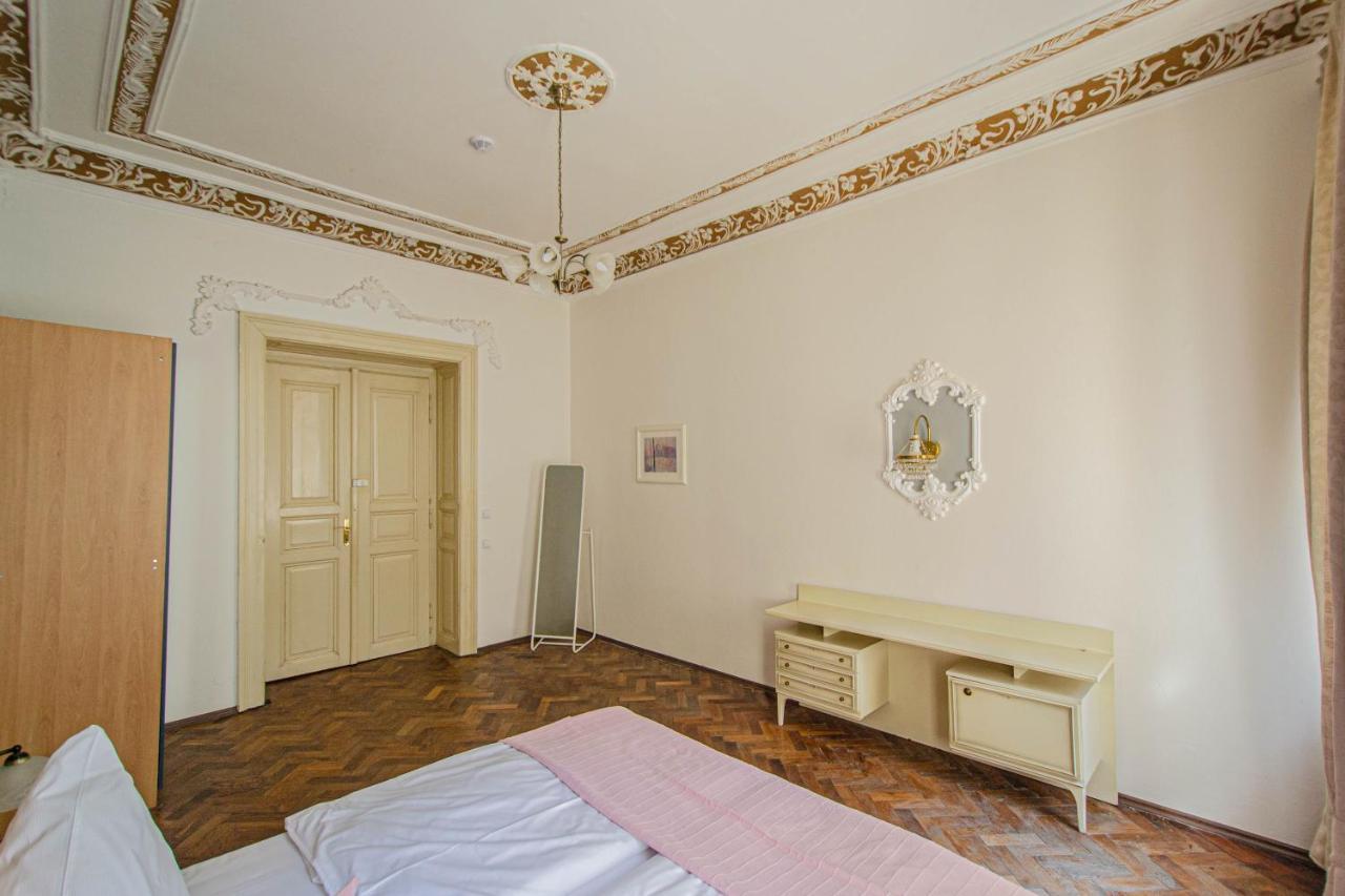 For Celebrations Spacious 3Bdr Apartment With Balcony Praga Exterior foto